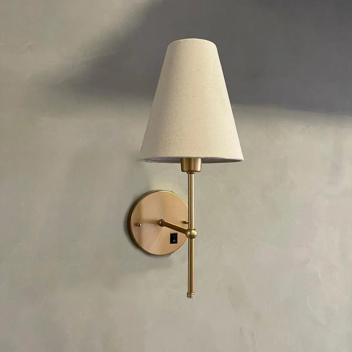 Arandela Tocheiro de Metal - Elegância e Conforto em Cada Detalhe - Achei na Lojinha