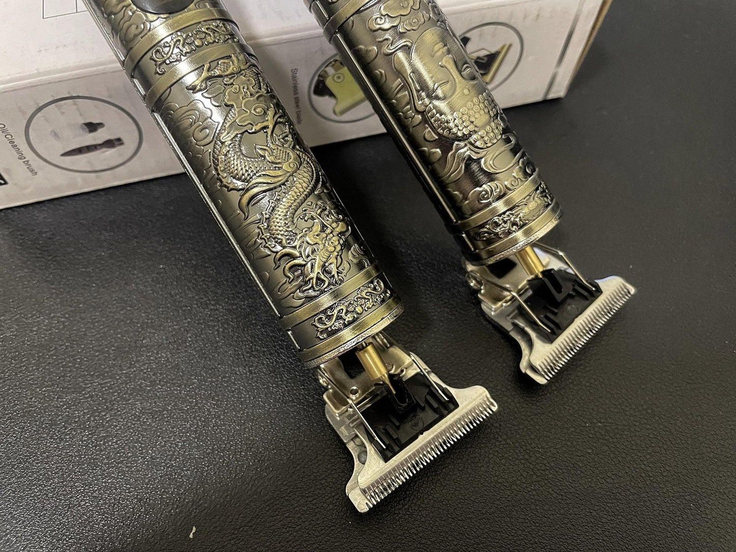 Barbeador, Maquina de Cabelo e Aparador de Pelos Recarregável T9 Vintage - Achei na Lojinha